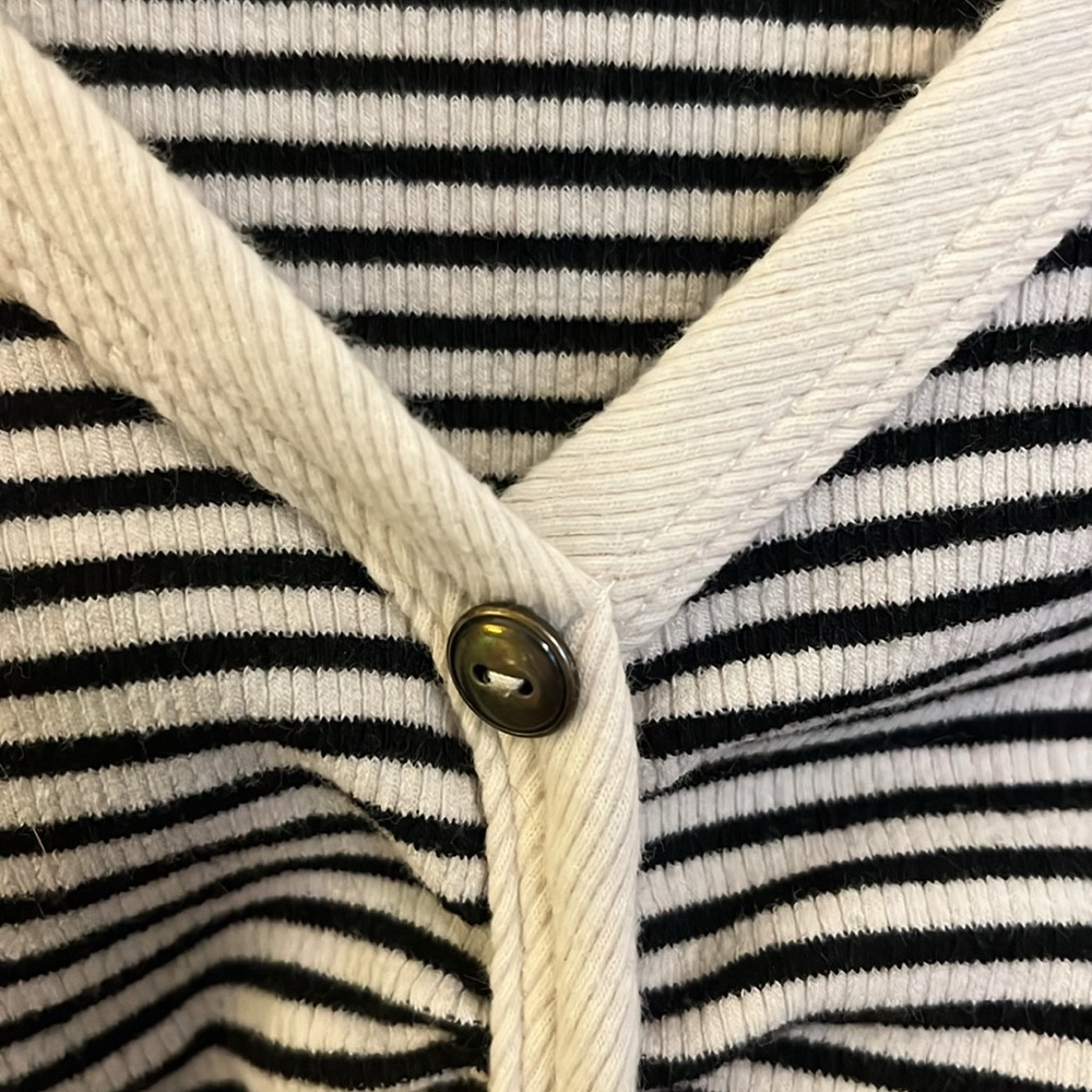 Nine Britton Black and Cream Striped Tee (Women’s L) - Picture 4 of 6